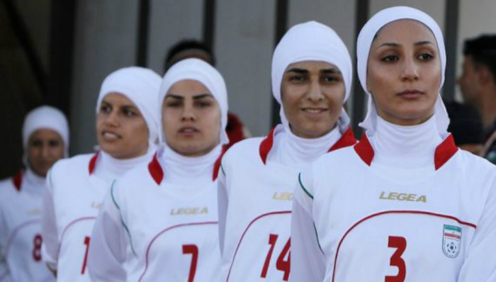 国际足联旧事：世界第一大运动曾容不下一条头巾