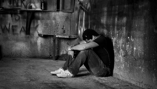 屌丝知识分子之歌：酒局、牌场和文艺女青年