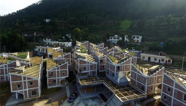 两个香港年轻人跑到小村造房子 13 年 ，让它们变美还拿国际大奖