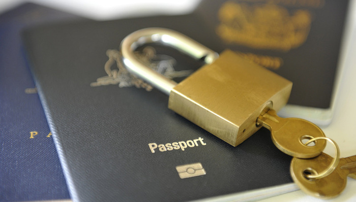 PR,净值人士,分分钟,澳洲移民,黑中介,长按,国际驾照,房地产公司,二维码,语法错误