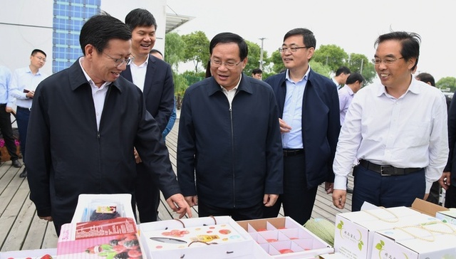 AMOLED,鱼文化,持续增收,三农,专业合作社,GDP,农民增收,优势农产品,果园