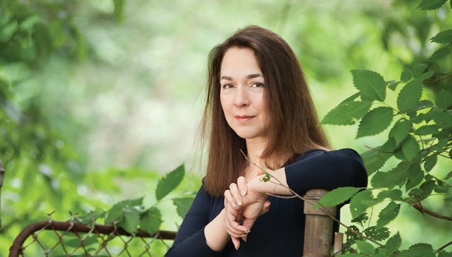 小说家洛丽·摩尔：不因特朗普感到慌乱 “这些我们都曾经历过”