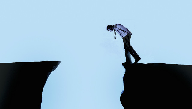 盾安债首遭估值下调 还有这些基金站在悬崖边