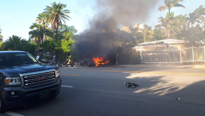 特斯拉Model S再出事故 撞墙起火造成两死一伤