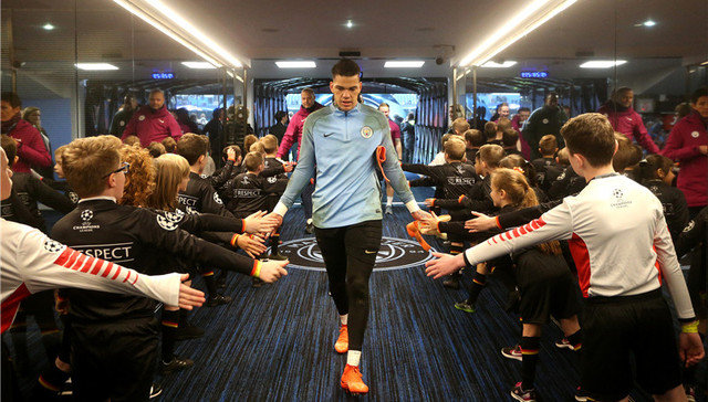 【体育晚报】曼城门将创吉尼斯纪录 前德国主帅有望执教四川男篮