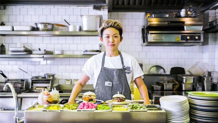 女学霸辞职卖包子，1个70块，拿下亚洲最佳女厨师