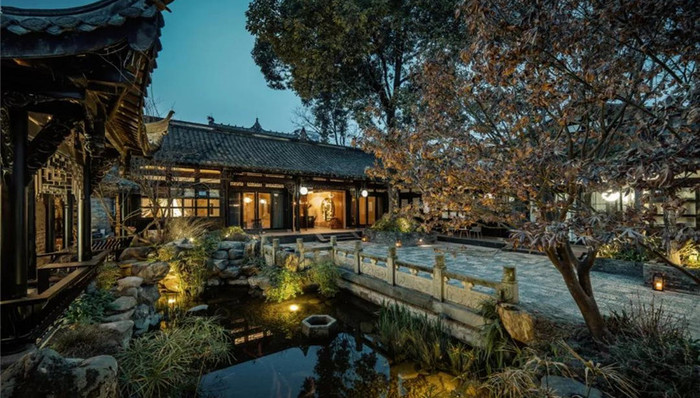 5 间老宅花费千万，3 个大叔妙手重塑巴金童年