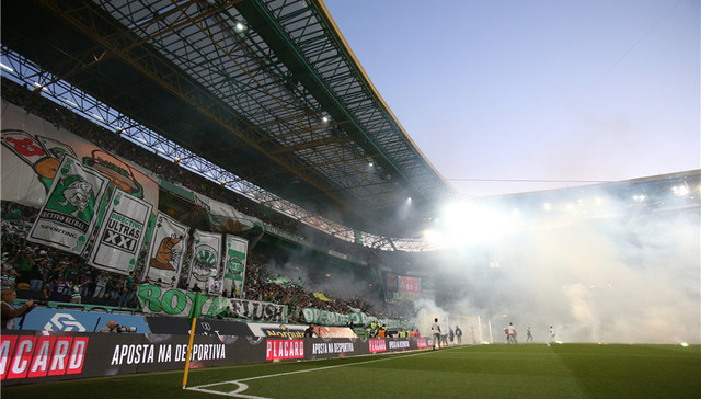 失去欧冠资格或引不满 里斯本竞技球员遭蒙面球迷袭击