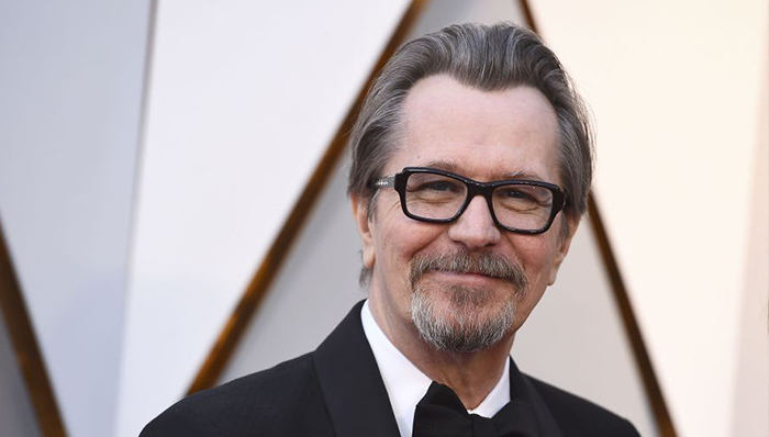 影讯 | 加里·奥德曼将自编自导自演《飞马》 詹姆斯·兰索恩确定加盟《小丑回魂2》