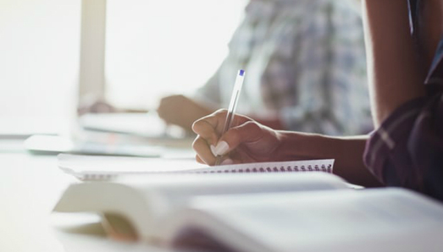 当书中出现事实错误 责任该由谁来扛？