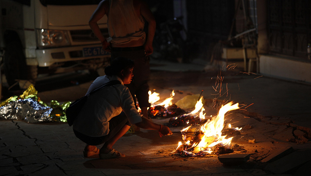 纸钱的起源：中国民间故事里的“烧钱”