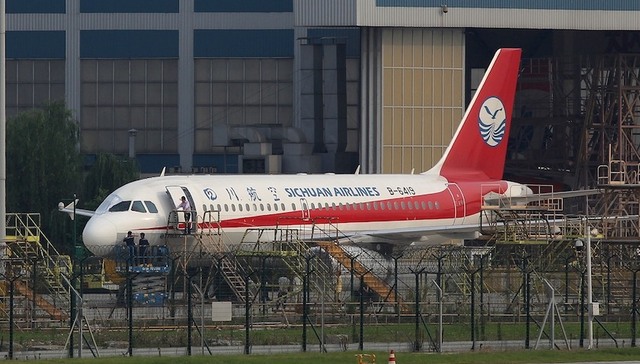 川航,英雄机组,万米高空,生死迫降,刘传健,机长