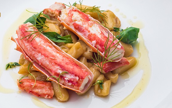 米其林指南与天猫“喵鲜生”合作了，邀请米其林星级大厨为用户定制食谱