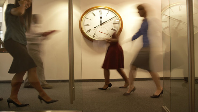 智联招聘为“穷茫”白领族策划了一场艺术展