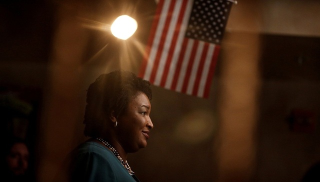 昨晚美国媒体被这位黑人女性刷屏 她可能要创造历史