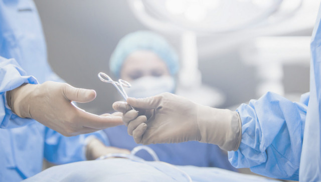 吉林省完成首例机器人骨科手术 误差仅为0.1-0.2毫米