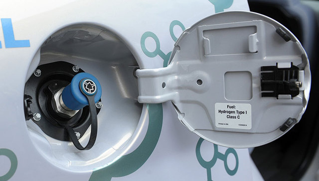 30家上市公司布局氢燃料电池车 年内有望建上百个加氢站