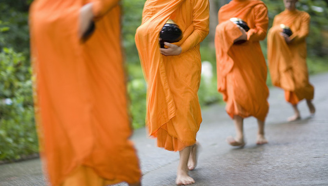 泰国200警察突查多座寺庙抓捕涉贪“高僧”