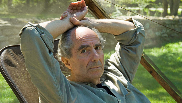 “他仍活在我们身边”：14位作家谈他们最爱的菲利普·罗斯作品