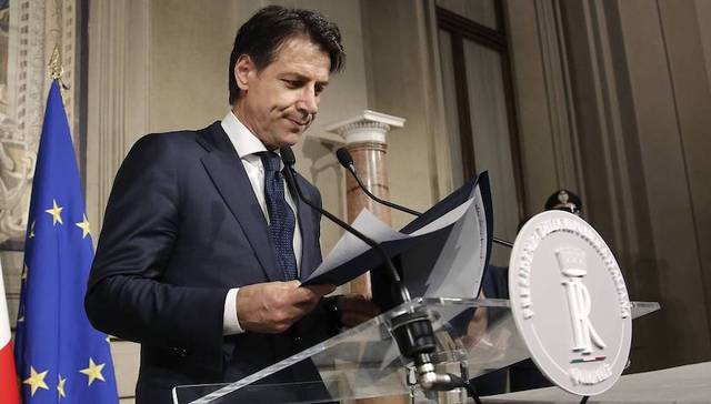 【天下头条】意大利总理提名人放弃组阁 风暴逼近美三州进入紧急状态