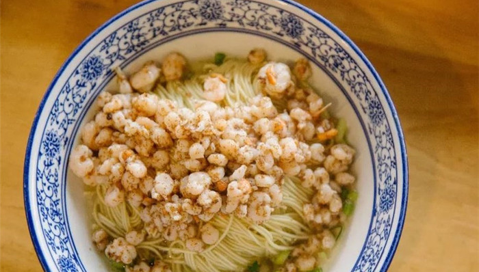 雨季到！虾籽肥，虾脑红，你就知道要去苏州吃这碗面了