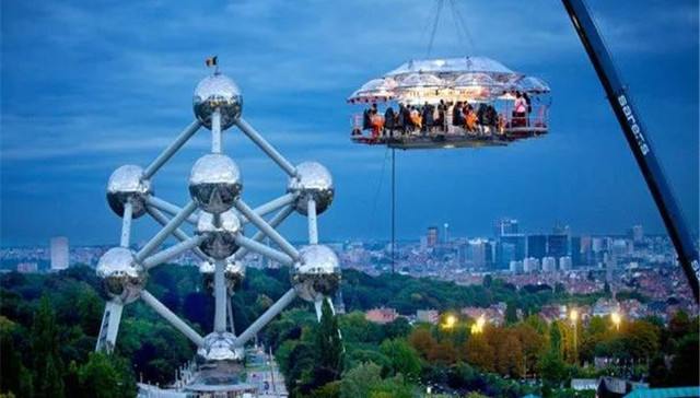 死亡咖啡or黄金鸡翅，最新网红奇葩餐厅