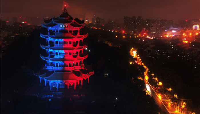 2018年中国电竞研究报告：预计明年电竞市场规模将达138亿元