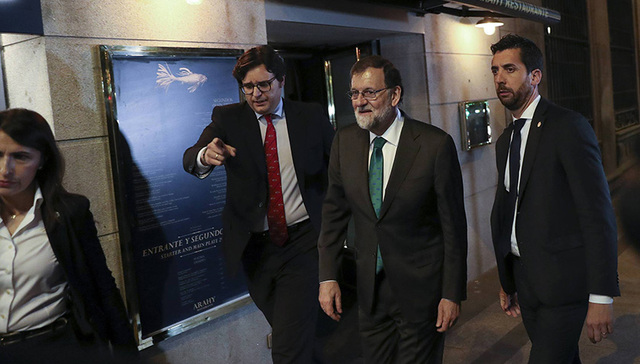 西班牙首相或因贪腐指控下台 欧元区的夏天注定不平静