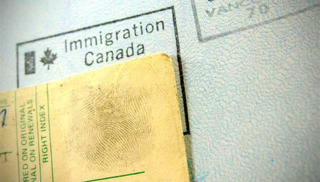 10个留学加拿大的国际学生里就有6个想移民