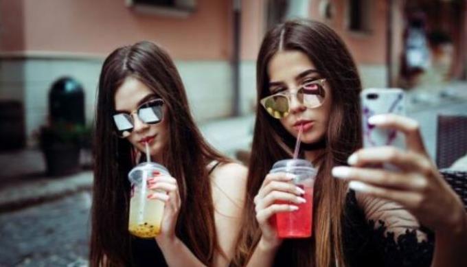 Facebook,社交网络,美国青少年,Twitter,Instagram,智能手机,Snapcha