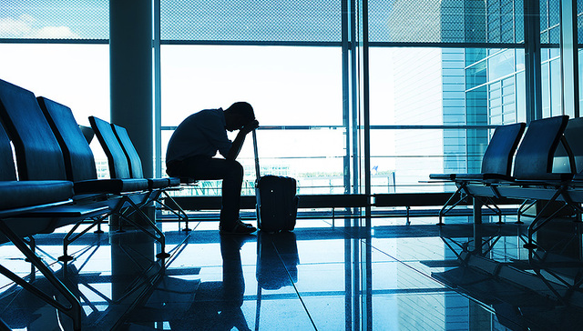 【界面晚报】首批限制乘坐火车飞机名单公示 江西李锦莲服刑19年后再审获判无罪