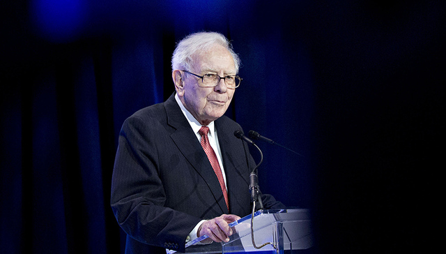 巴菲特年度慈善午餐拍出330.01万美元天价