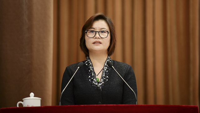 蓝思,周群飞,1970年,壶天镇,全球手机,买豪宅,触控,湖南日报,明报,三湘都市报