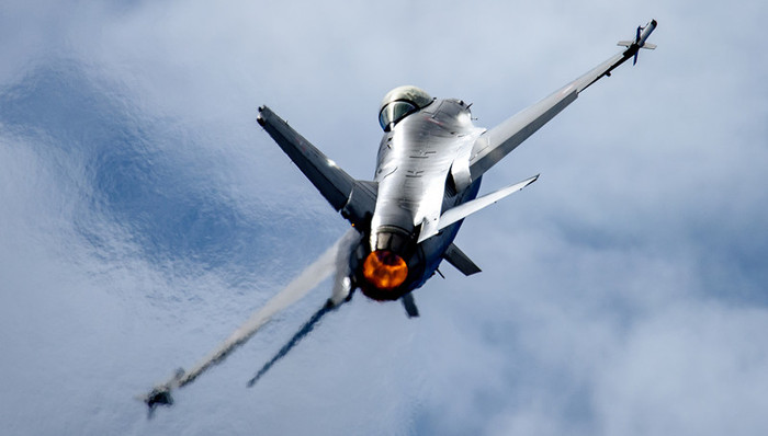 台军,F-16,坠毁,飞行员,坠机