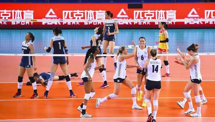 【体育早报】江门站女排0-3美国1胜2负收官 纳达尔逆转晋级法网四强