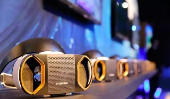 协同效应,特权,五毛钱特技,软硬结合,盈利,小额快速融资,播放工具,会员费,生态化反