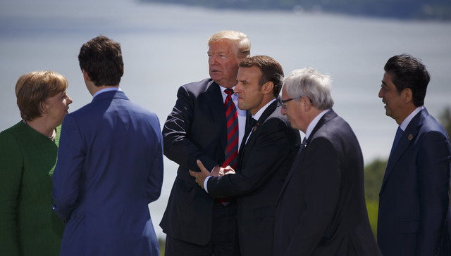 不满另外六成员国“围剿” 特朗普提议俄罗斯重返G7