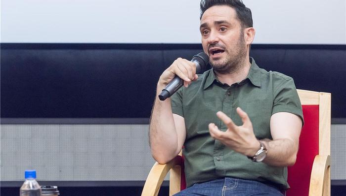 【专访】《侏罗纪世界2》导演J.A·巴亚纳：这不只是关于恐龙的电影 它同样与人类有关