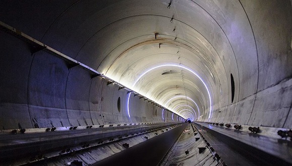 横向力,脱轨系数,大事故,横向加速度,上海虹桥,高速铁路,超级高铁,铁路装备,调度指挥系统,安全性指