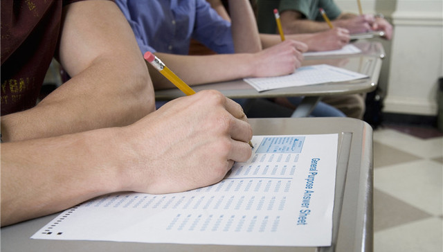 高考全国Ⅰ卷理综所涉十省份均表态：高考理综第8题选A或B均给6分