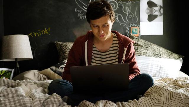 在“后同志时代” 出柜意味着什么？