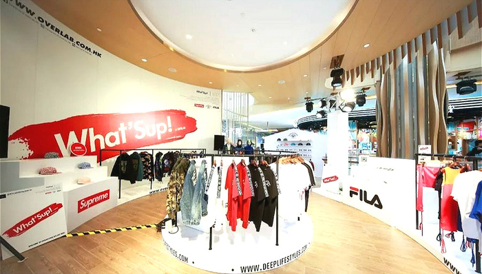 限量版Supreme快闪店登陆广州K11 时尚青年红白配潮拍致敬