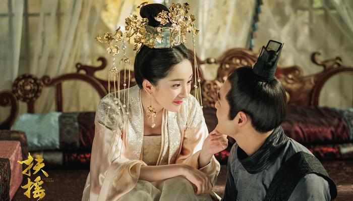 杨幂,扶摇,爆款,回归,陈坤,商战题材,周一围,荧屏,暑期,巴清传奇