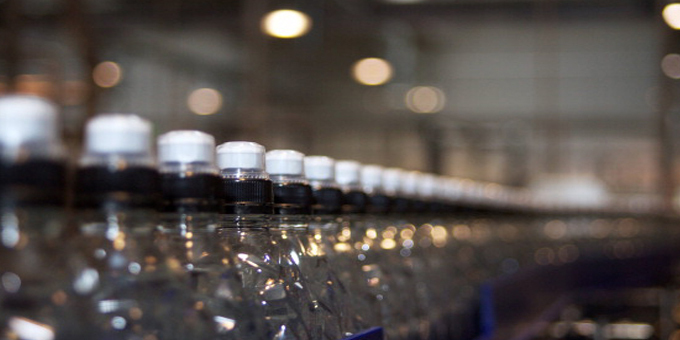 农夫山泉,高端水,依云,巴黎水