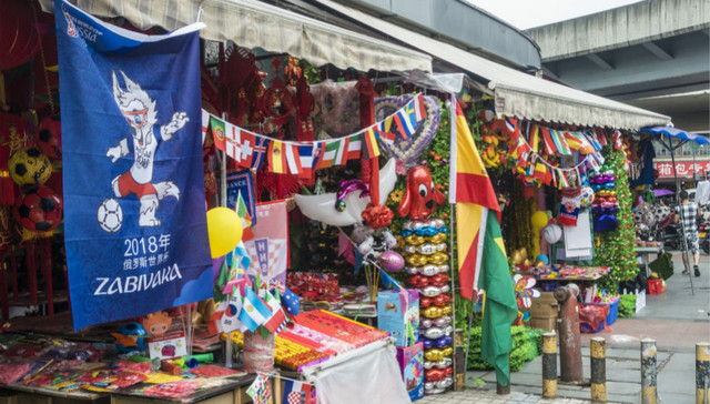 球队,世界杯比赛,小组赛阶段,AI,进球数,球员,夺冠,西班牙队,卫冕,高盛