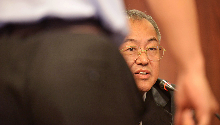 顾雏军,审判中心,审案,庭审模式,出庭制度,公众知情权,庭审直播,走过场,控辩双方,被告人