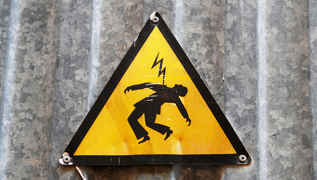 广告灯箱,漏电,公交站台,排查,母女,镇街,分支线,汾江路,辖区派出所,调解协议