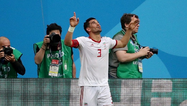 布哈杜兹补时阶段自摆乌龙 伊朗1-0摩洛哥迎亚洲首胜