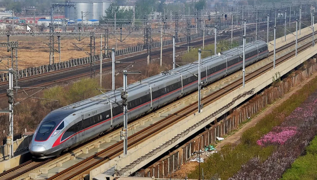 发送旅客,端午,客流最高峰,铁路部门,旅客出行,集团公司,假期,旅客列车,全国铁路,草原号