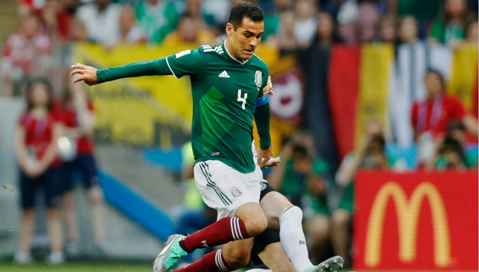 墨西哥队长五战世界杯创历史 但赞助商见了他都得绕着走